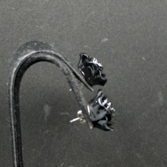 handmade goth large black rose stud earrings - Picture 4 of 4